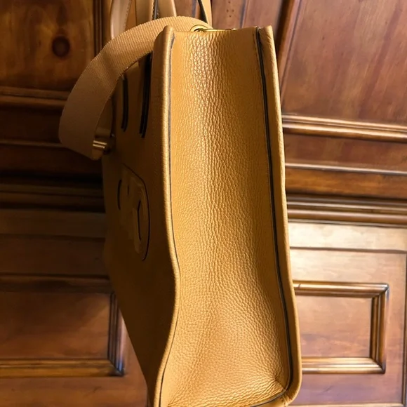 NWT Michael Kors GIGI Caramel Large Logo Jacquard Tote Bag ✨ NWT - Picture 7 of 13